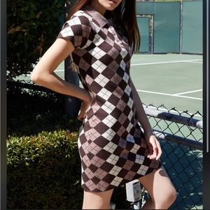 Kendall + Kylie dress - brown short sleeve argyle sweater dress mini length